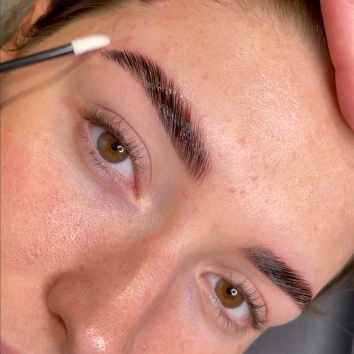 Laminado y depilación de cejas Valencia